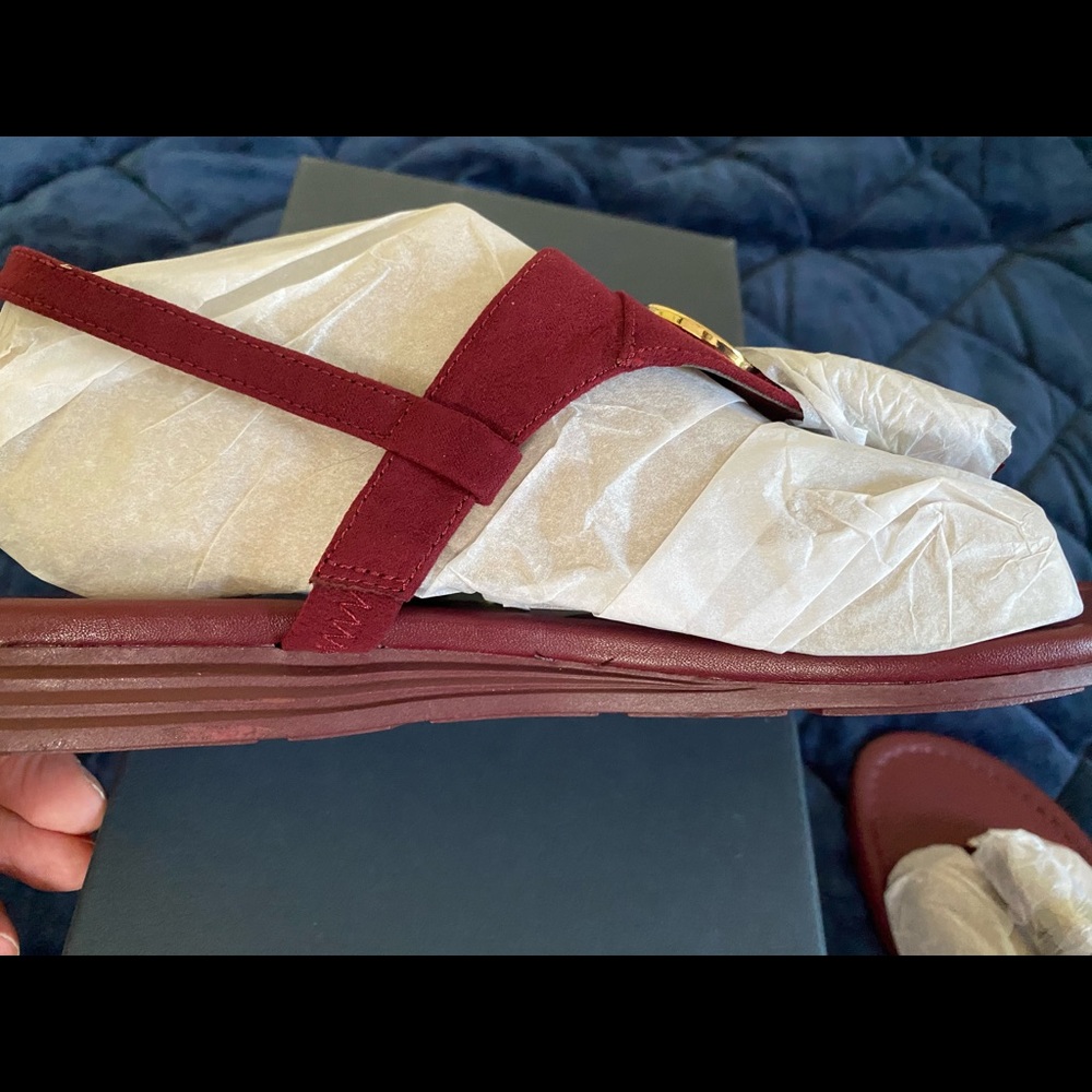 Tommy Hilfiger red thong sandals - Picture 4 of 7